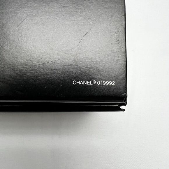Authentic CHANEL Gift Box Empty Medium Box White With Black Trim 8"x8"x3.5" - Picture 5 of 9